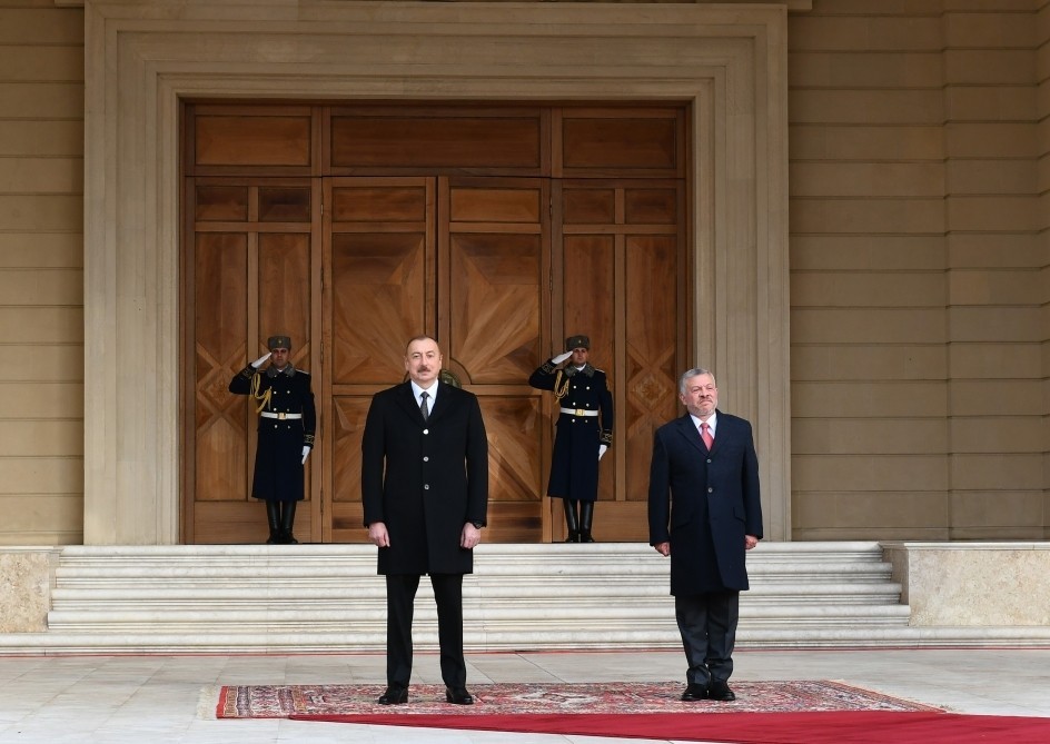 Prezident Kralı II Abdullahı qarşıladı - FOTOLAR