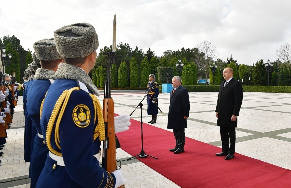 Prezident Kralı II Abdullahı qarşıladı - FOTOLAR