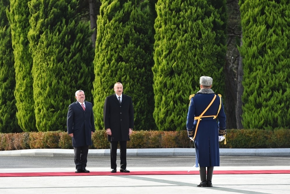 Prezident Kralı II Abdullahı qarşıladı - FOTOLAR