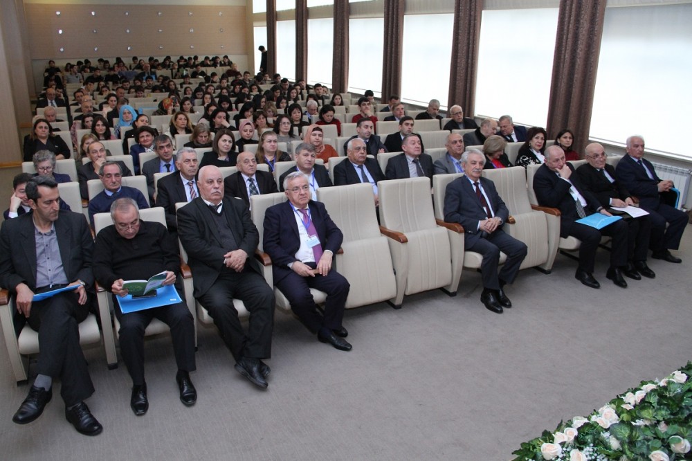 AzMİU-da beynəlxalq konfrans öz işinə başladı - FOTO