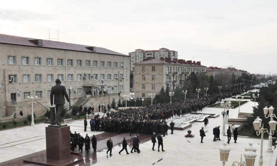 Qaradağda Ulu Öndər Heydər Əliyevin anım mərasimi keçirildi - FOTO