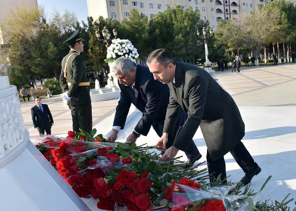 Sumqayıtda Heydər Əliyevin anım mərasimi keçirildi - FOTO