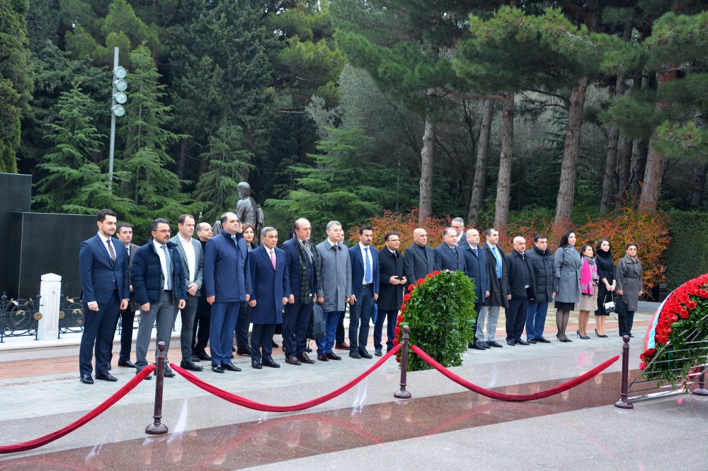 Heydər Əliyevin anım gününə həsr olunan konfrans keçirildi (Fotolar)