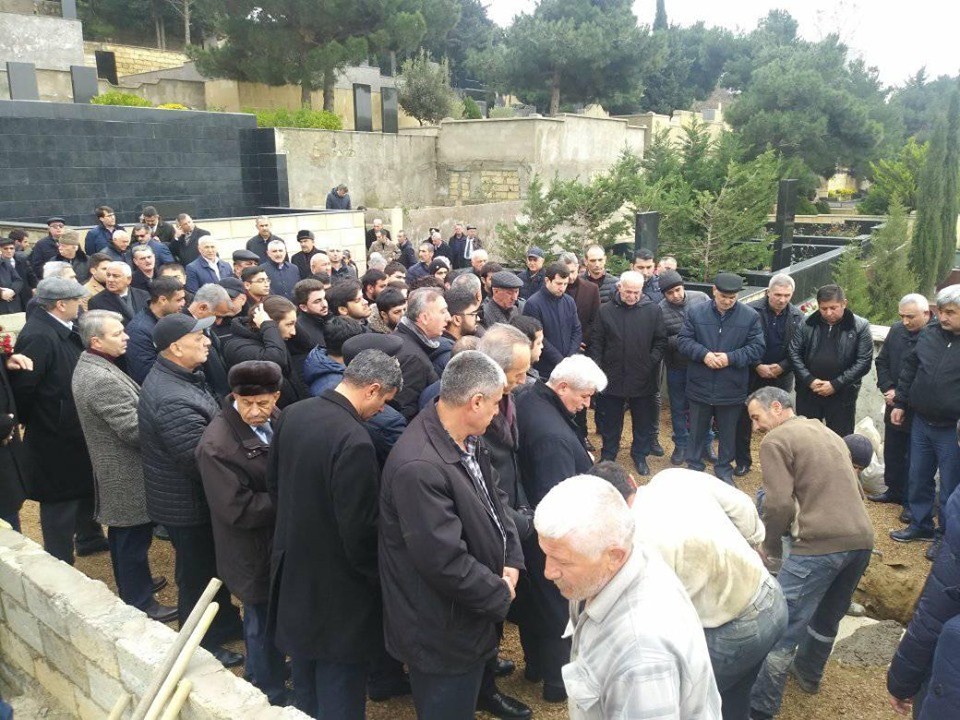 Ziya Məmmədov Aydın Bəşirovun dəfn mərasiminə gəldi - FOTOLAR