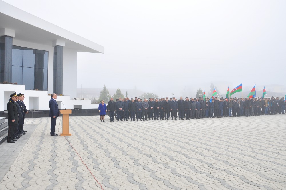 Gənclər böyük ruh yüksəkliyi ilə hərbi xidmətə yola düşürlər - FOTO