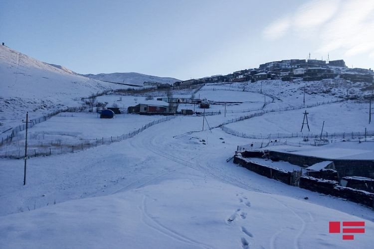 Şimal bölgəsinə qar yağdı - Temperatur mənfi 11 dərəcəyədək endi (Foto)