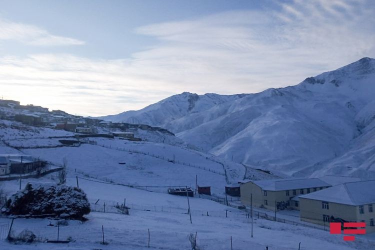 Şimal bölgəsinə qar yağdı - Temperatur mənfi 11 dərəcəyədək endi (Foto)