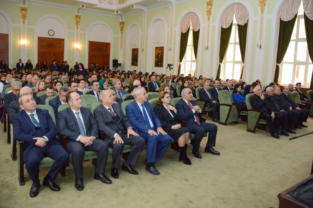 UNEC-də 20 Yanvar şəhidləri anıldı - FOTOLAR