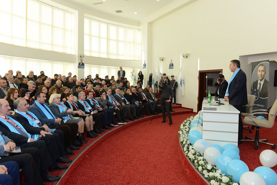 Tahir Mirkişili seçicilərinə hesabat verdi - FOTO