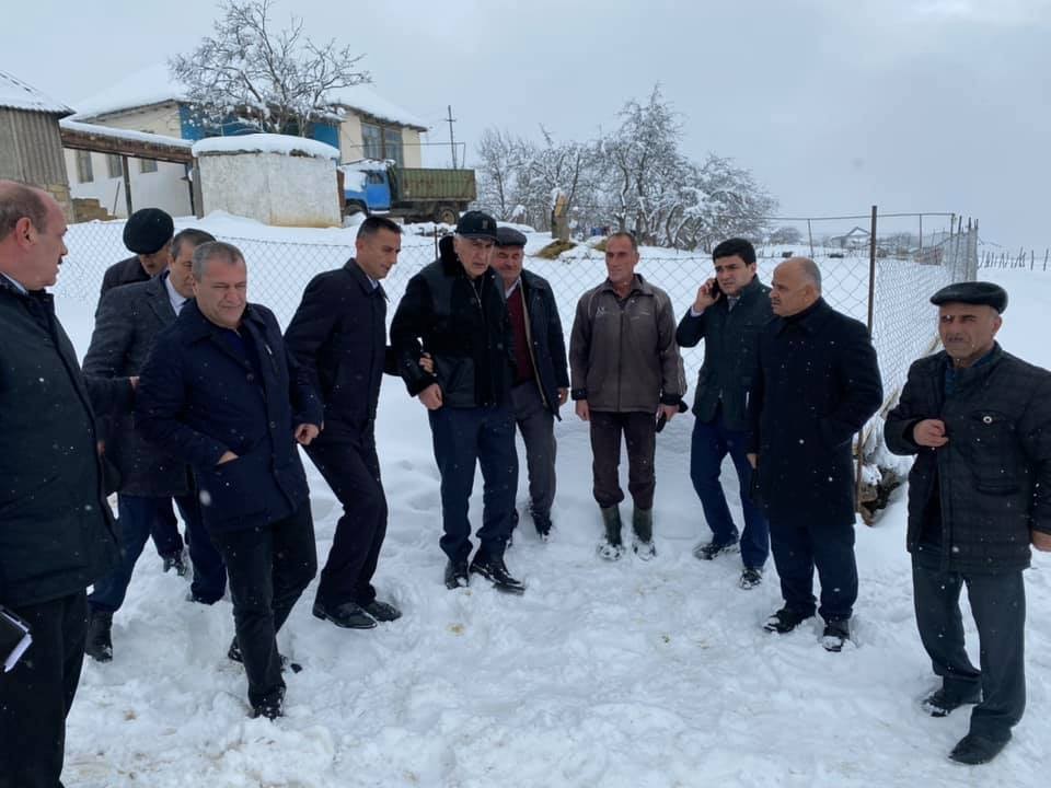 İqbal Məmmədov şəhid ailəsi və Qarabağ müharibəsi əlilləri ilə görüşüb - FOTOLAR