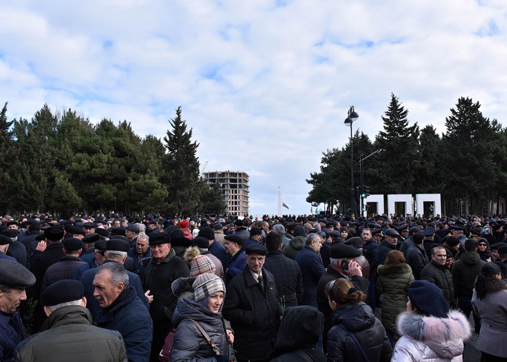 Sumqayıtlılar 20 Yanvar şəhidlərini andılar - FOTOLAR