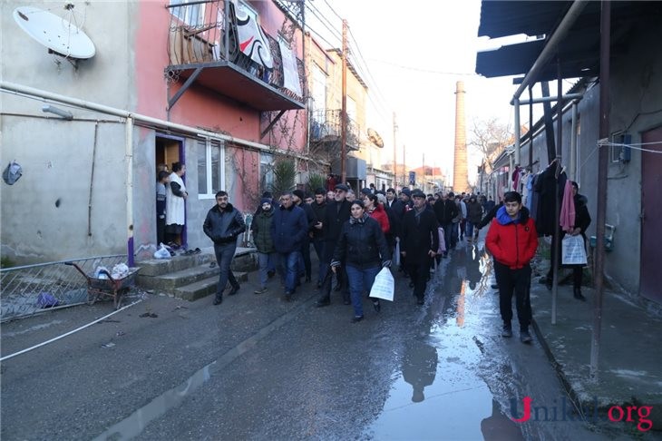 Rauf Arifoğlu Naximov küçəsinin sakinləri ilə görüşdü - VİDEO (FOTO)