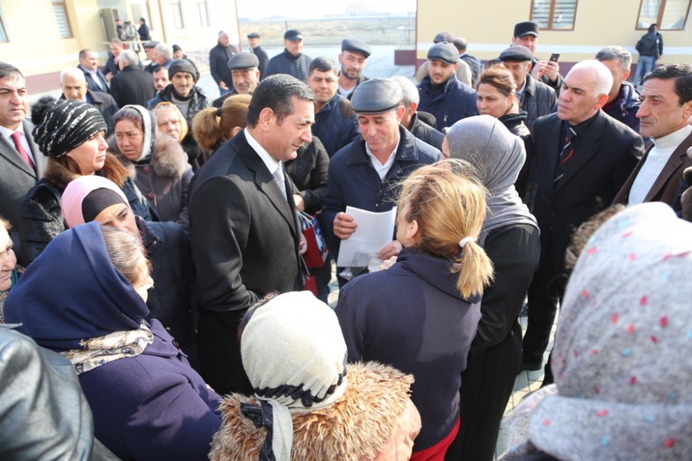 Məcburi köçkünlərdən Mahir Abbaszadəyə DƏSTƏK - FOTO