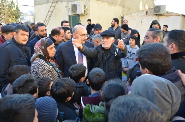 İqbal Ağazadənin Naximov sakinləri ilə görüşündə yenə izdiham yaşanıb - FOTO