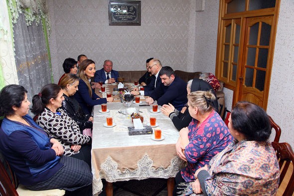 Könül Nurullayeva seçki kampaniyasını davam etdirir - FOTOLAR (VİDEO)