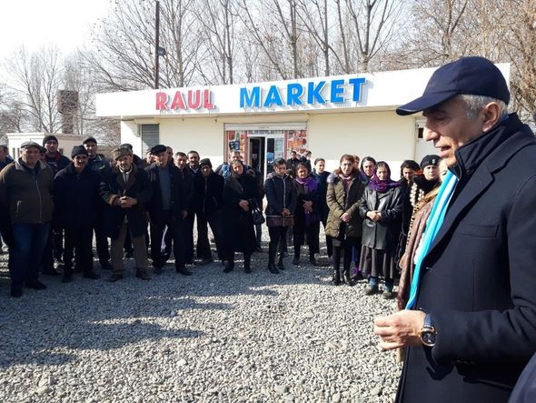 Nizami Səfərov seçiciləri ilə görüşlərini davam etdirir - FOTO