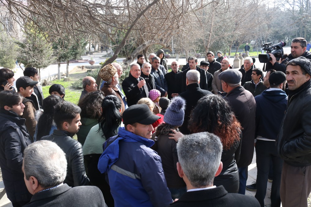 Eldar Quliyev seçkiqabağı təbliğat kampaniyasını davam etdirir - FOTO