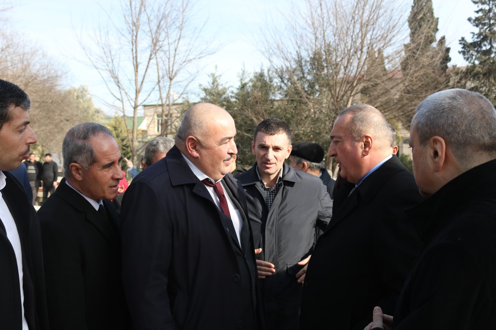 Eldar Quliyev seçkiqabağı təbliğat kampaniyasını davam etdirir - FOTO