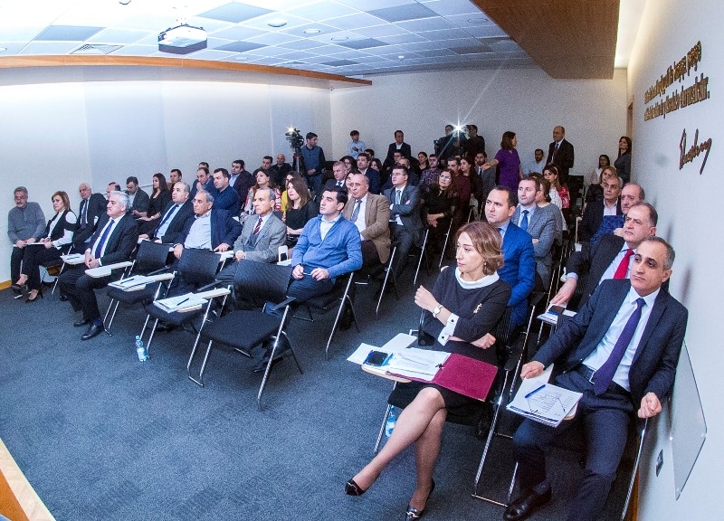 Gömrük Hospitalında “Kolorektal cərrahiyyədə müasir yanaşmalar” mövzusunda  seminar keçirilib - FOTOLAR