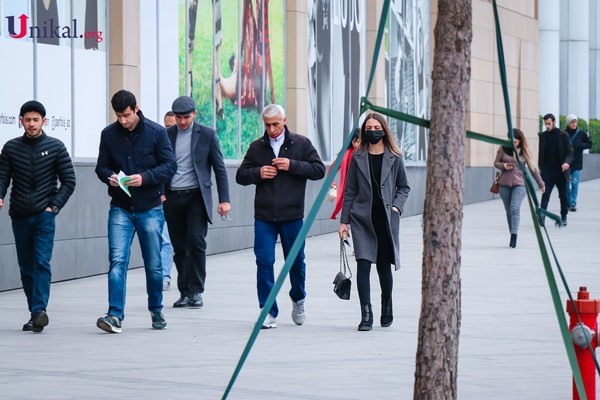 Bakı sakinləri koronavirusdan bu üsulla qorunur - FOTOLAR