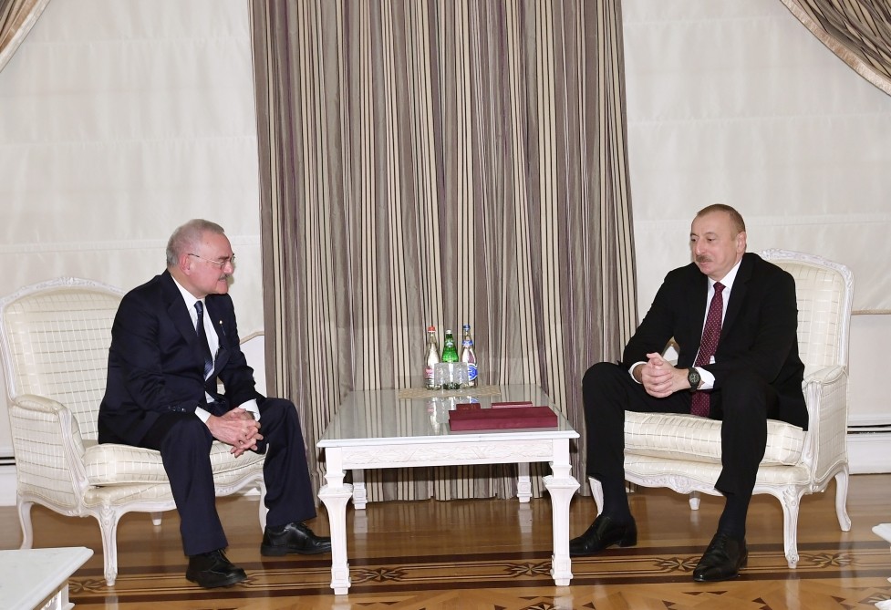 Prezident  Artur Rasi-zadə ilə görüşüdü - FOTO