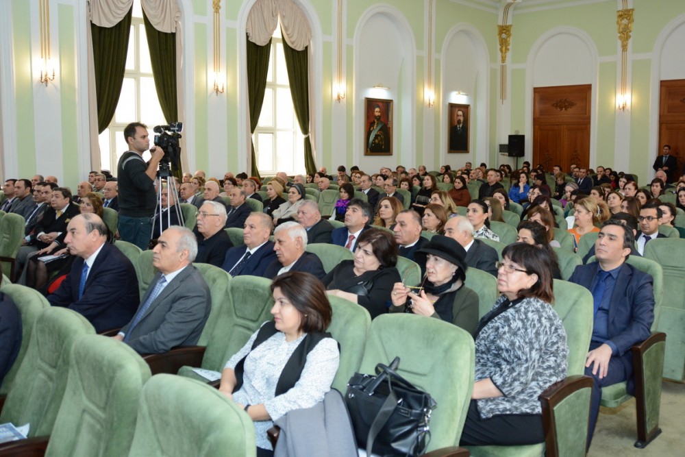 UNEC-də konfrans oldu - FOTO