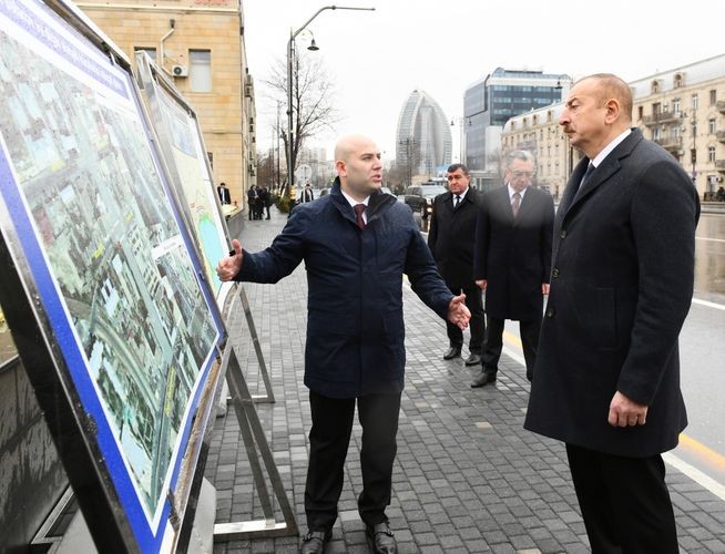 Prezident Xətainin heykəlinin köçürüldüyü parkda - FOTOLAR