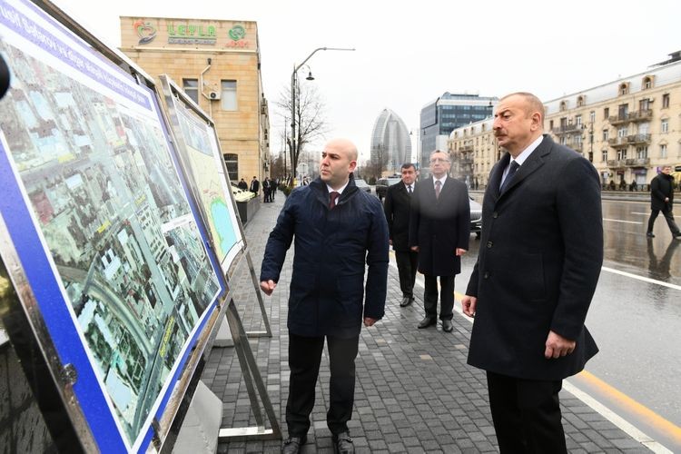 Prezident Xətainin heykəlinin köçürüldüyü parkda - FOTOLAR