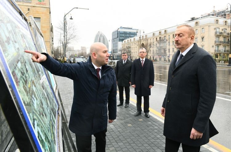 Prezident Xətainin heykəlinin köçürüldüyü parkda - FOTOLAR