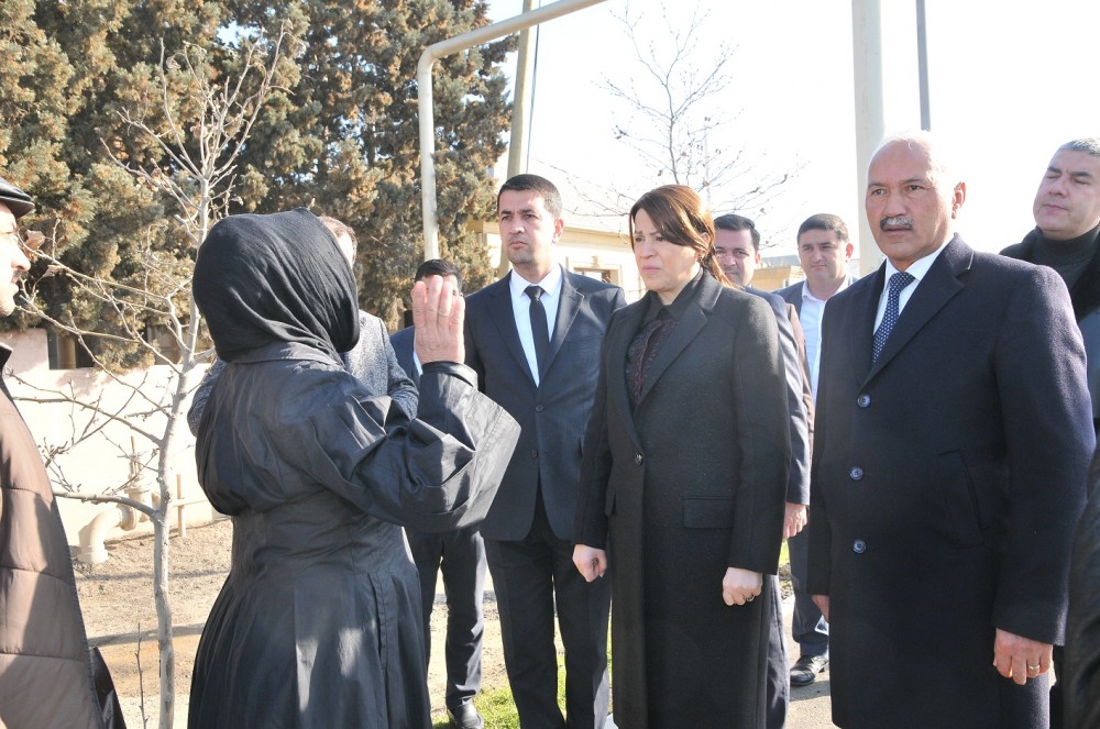 Abşeronda iki qəsəbəni birləşdirən yol yenidən qurulur - FOTO