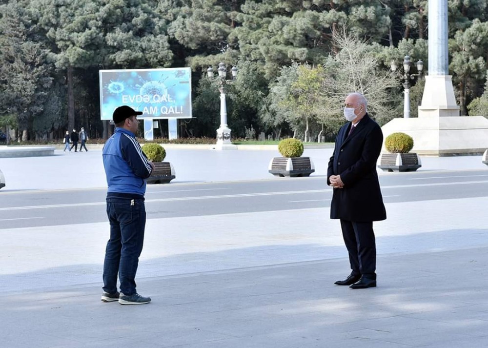 Zakir Fərəcov sakinləri  Operativ Qərargahın qərarlarına riayət etməyə çağırdı - FOTOLAR