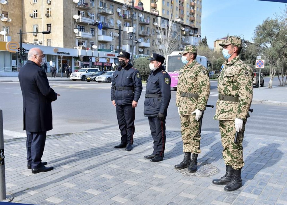 Zakir Fərəcov sakinləri  Operativ Qərargahın qərarlarına riayət etməyə çağırdı - FOTOLAR