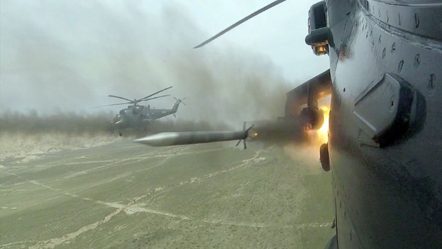 Hərbi pilotlarımız helikopterlərlə hədəfləri belə vurdular - VİDEO