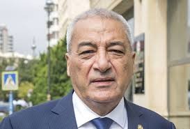 Prezident bu nazir müavinini təqaüdə göndərdi 