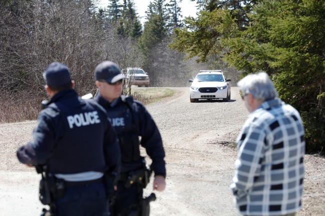 Kanadada silahlı hücum: 16 ölü