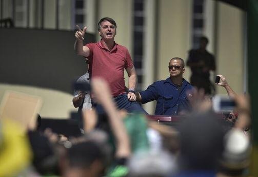 Braziliya prezidenti Bolsonarodan “Covid-19”a etiraz - FOTOLAR