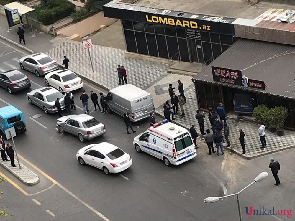 Bakıda qəzaya düşən "Mercedes Vito" restorana girdi - Video