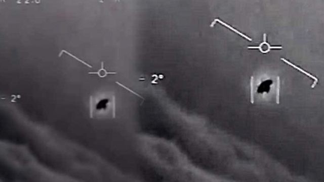 Pentaqon UFO-ları əks etdirən 3 video yayımladı (VİDEO)
