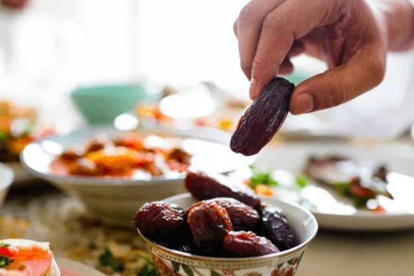 Ramazanın 10-cu gününün duası - İmsak və iftar vaxtı