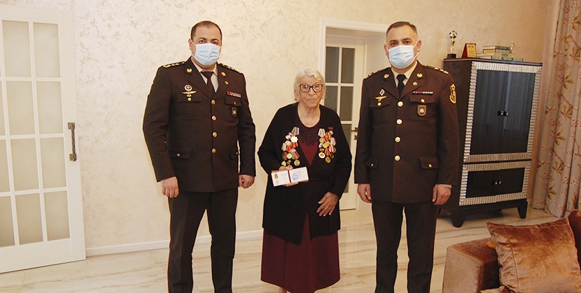 9 May - Qələbə günü münasibətilə veteranlar ziyarət olunub - FOTO