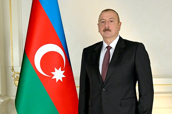 İlham Əliyev II Elizabetə məktub yazdı