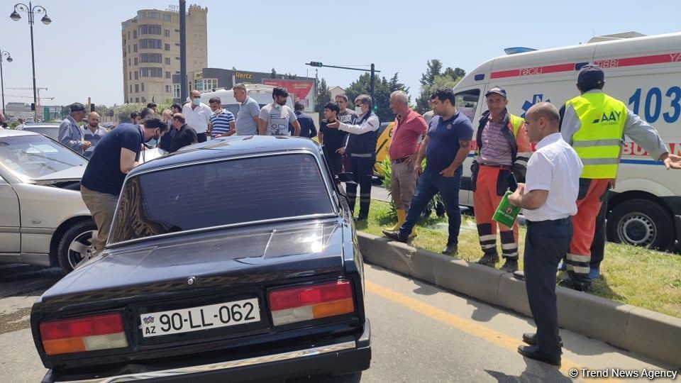 Oğurladığı maşınla qəza törətdi - FOTOLAR