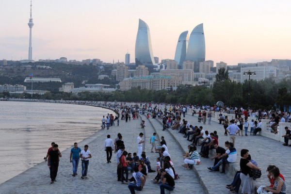 Azərbaycanda kişilərin və qadınların sayı açıqlandı