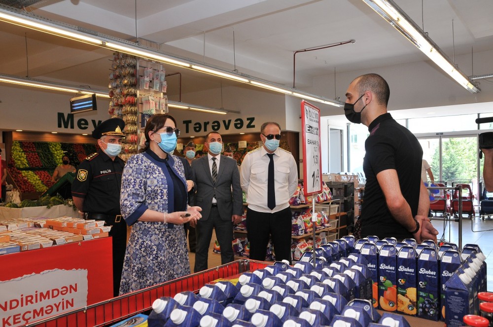 İradə Gülməmmədova sakinlər arasında təbliğat işləri apardı - FOTO