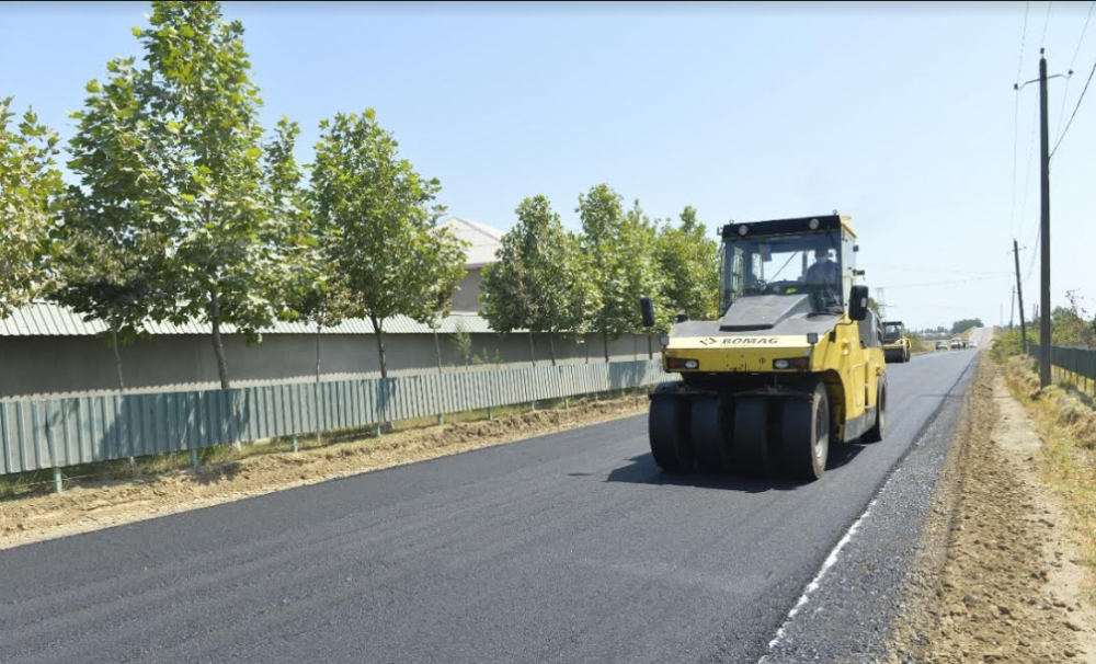 Bu rayonda yol infrastrukturunun yenidən qurulması işləri davam etdirilir - FOTO