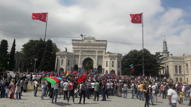 İstanbulda Azərbaycana dəstək aksiyası keçirilib - FOTOLAR