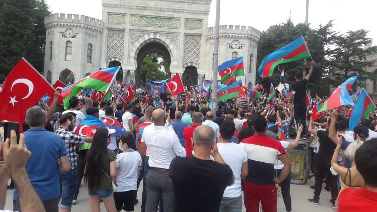 İstanbulda Azərbaycana dəstək aksiyası keçirilib - FOTOLAR