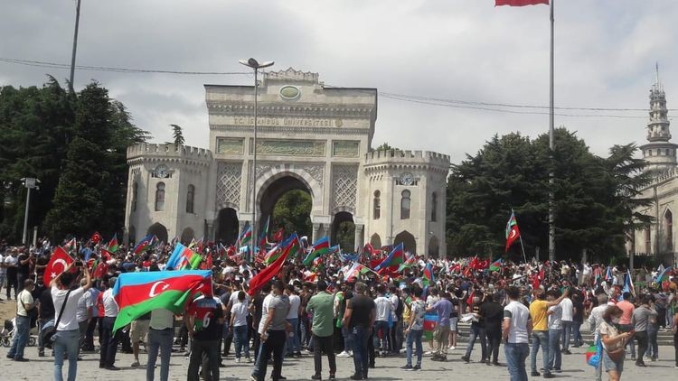 İstanbulda Azərbaycana dəstək aksiyası keçirilib - FOTOLAR