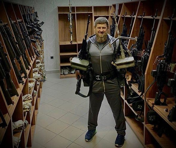 Kadırov ABŞ-ın yeni sanksiyalarına pulemyotlarla cavab verdi - FOTO