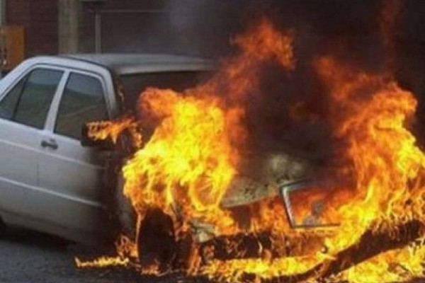 Bakıda “Mercedes” yandı 